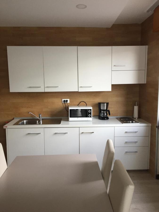 מאלצ'סינה Villa Arianna Panoramic Apartments מראה חיצוני תמונה